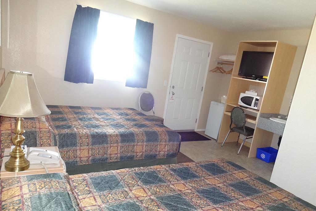 King'S Hotel & Motel By Elevate Rooms Shaunavon Chambre photo