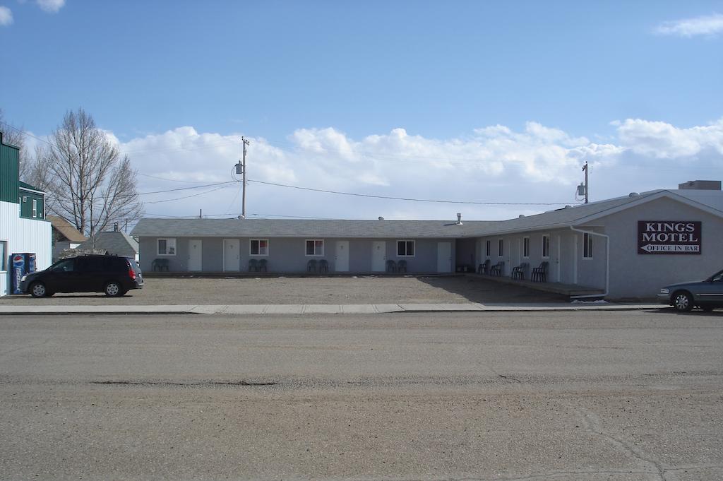 King'S Hotel & Motel By Elevate Rooms Shaunavon Extérieur photo