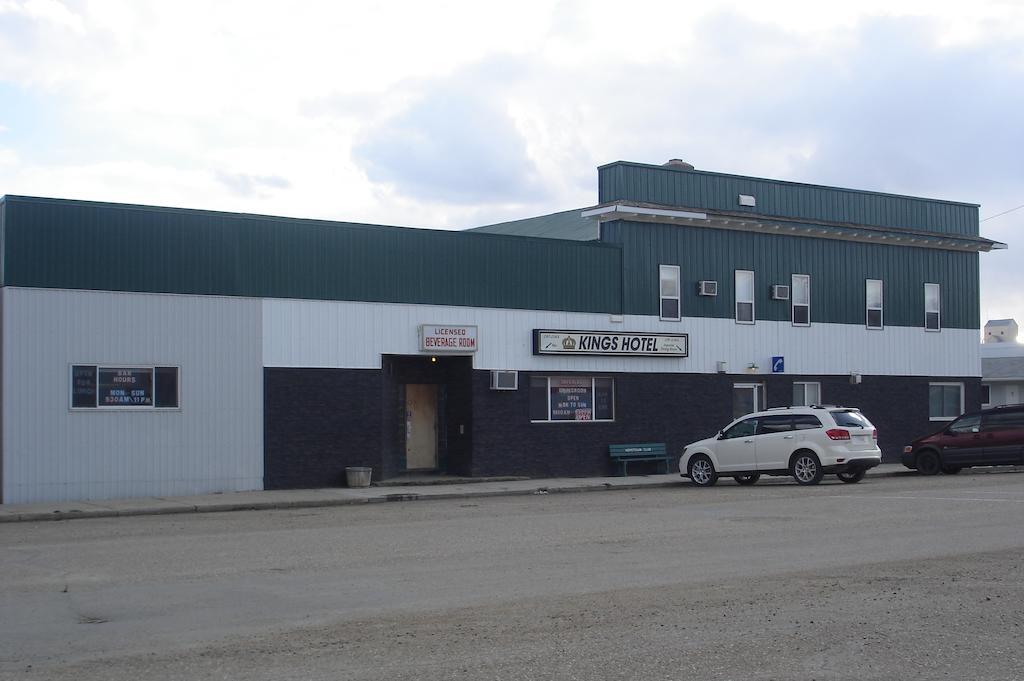 King'S Hotel & Motel By Elevate Rooms Shaunavon Extérieur photo