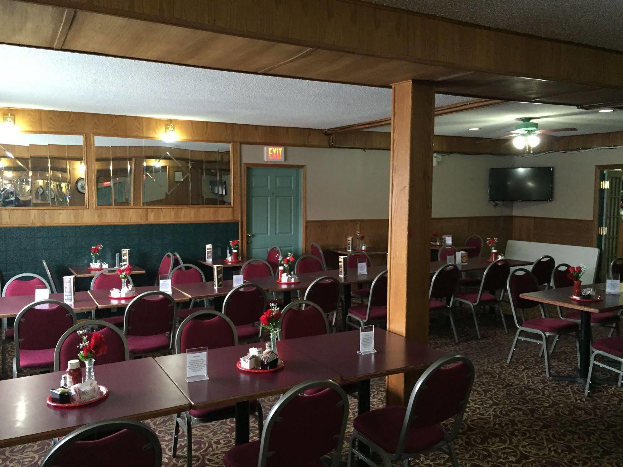 King'S Hotel & Motel By Elevate Rooms Shaunavon Extérieur photo