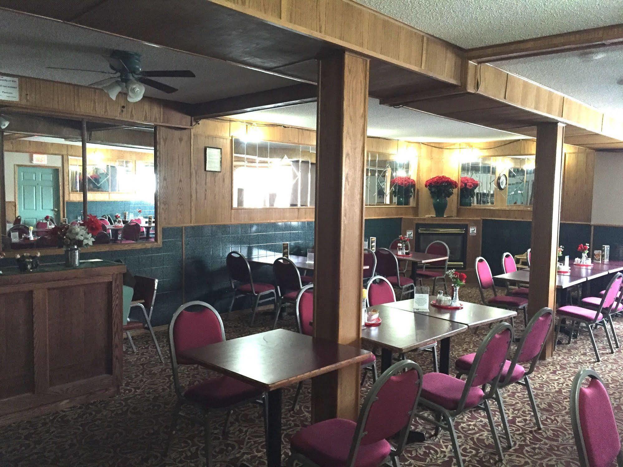 King'S Hotel & Motel By Elevate Rooms Shaunavon Extérieur photo